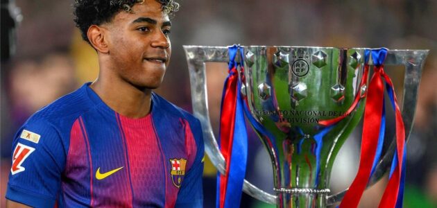 رسمياً.. لامين يامال يتوج بجائزة أفضل لاعب في الدوري الإسباني بعد موسم إعجازي مع برشلونة