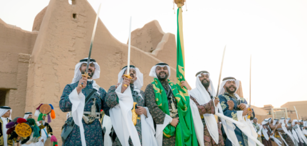 الدرعية تحتفل بالوطن: مسيرة عسكرية تعيد إحياء تاريخ الفروسية