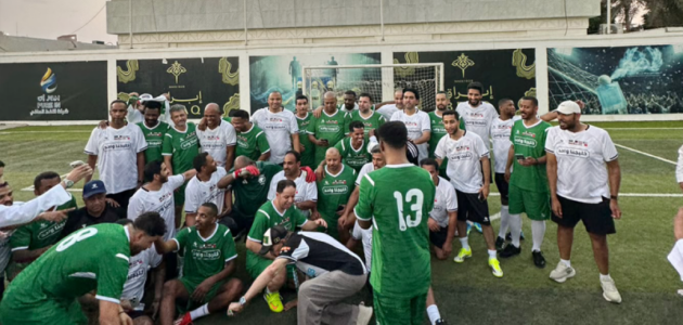 نجوم الخليج يسطعون: مباراة خيالية بين الأبطال السابقين في خليجي 27