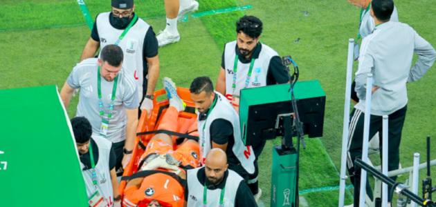 نواف العقيدي يتعرض لإصابة رأسية في مباراة الخليج: تفاصيل فحص الأشعة