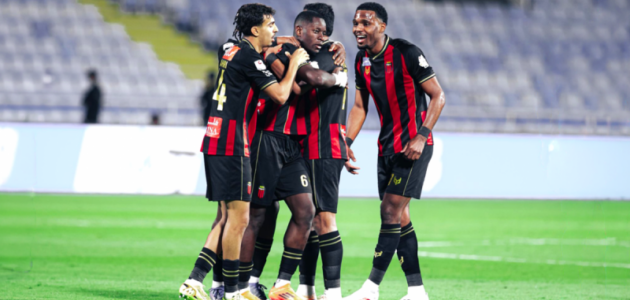 الرياض يحقق الفوز على الخلود 2-0: تفاصيل حماسية وتحليل عميق