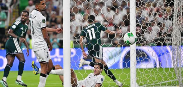 المنتخب السعودي يحقق فوزاً تاريخياً في خليجي 27: صعوده للمرة السادسة إلى نصف النهائي