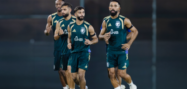 تدريب الأخضر يخطط للغالي: جورجيوس دونيس يجهز المنتخب السعودي لخليجي الديار العربية 27