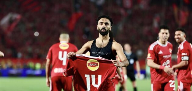 حسين الشحات يضرب صاروخًا في الدقيقة 90+3 ليحقق الأهلي الفوز على أبو قير للأسمدة
