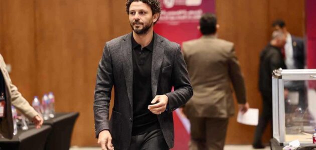 حسام غالي يفضح قلقه: أداء الأهلي يثير القلق رغم الفوز على أبو قير