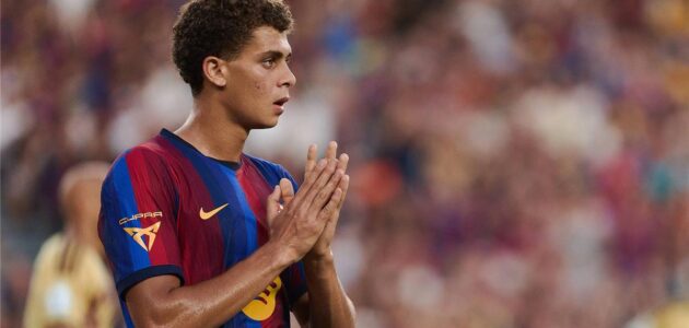 برشلونة يطالب فليك: هل يجب أن يمدح حمزة عبد الكريم؟