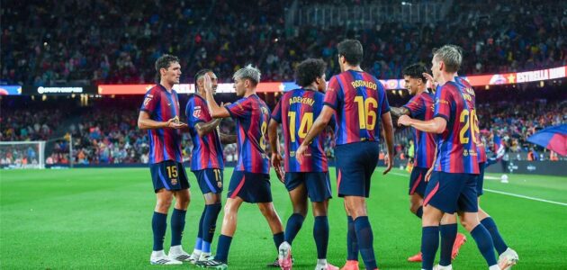 تشكيل برشلونة أمام إشبيلية: هانز فليك يعلن صفوفه مع حمزة عبد الكريم