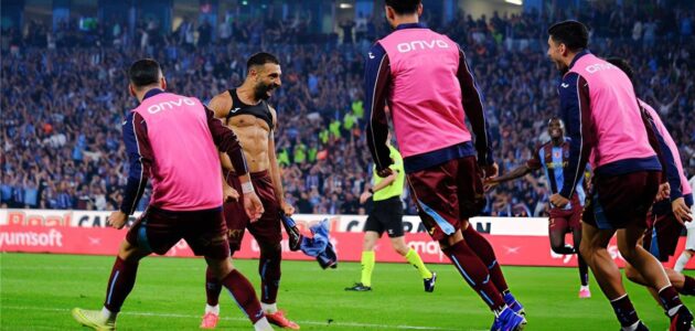 محمد صلاح يسطع في هاتريك أمام جالطة سراي: رد فعل ليفربول