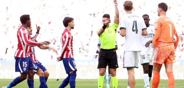 اللجنة الفنية للحكام تكشف ضرورة طرد لاعب أتلتيكو مدريد في ديربي ريال مدريد