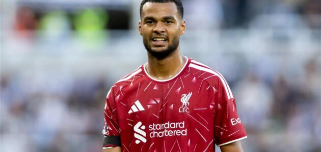 كودي جاكبو يفتح الستار عن صراع الانتقال: ليفربول لم يمانع رحيله إلى مانشستر سيتي